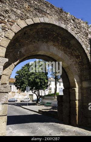 Puerta de dona Isabel, patrimonio de la humanidad, Evora, Alentejo, Portogallo, Europa, Europa Foto Stock