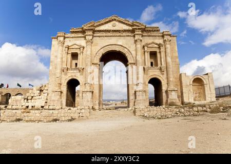 Arco di adriano nell'antica jerash, in giordania Foto Stock