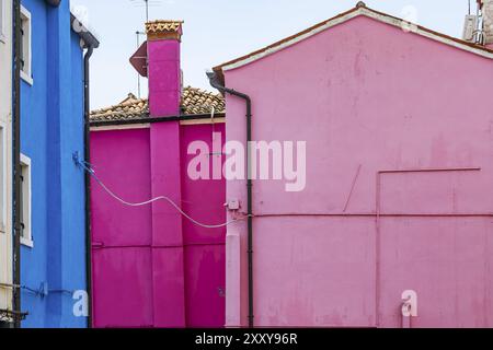 Vista della città di Burano con case e canali colorati. Burano, Venezia, Veneto, Italia, Europa Foto Stock