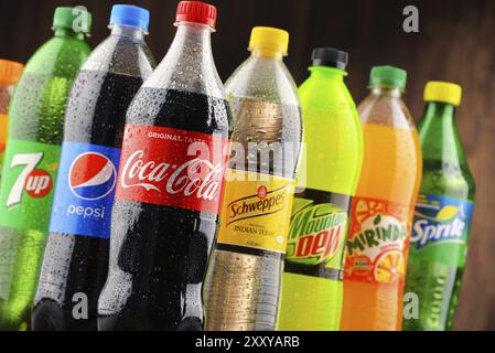 Il mercato globale delle bevande analcoliche è dominato dai marchi di poche multinazionali fondate in Nord America. Tra questi ci sono Pepsico, Coca Cola e Dr. Pep Foto Stock