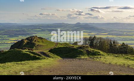 Vista dal Wrekin, vicino a Telford, Shropshire, Inghilterra, Regno Unito, guardando a sud su Little Hill verso Eyton Foto Stock