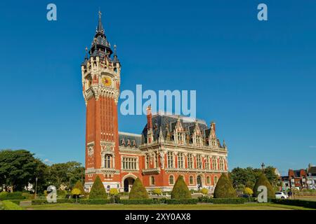 Municipio nella città portuale di Calais nel dipartimento del Pas-de-Calais della Francia settentrionale. Foto Stock