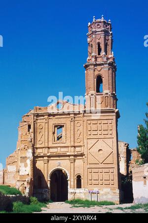 Facciata della chiesa di San Agustin. Belchite, provincia di Saragozza, Aragona, Spagna. Foto Stock