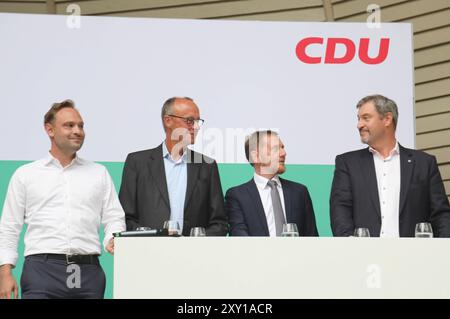 Alexander Dierks, Friedrich Merz, Markus Söder und Michael Kretschmer bei einer Wahlkampfveranstaltung der CDU zur Landtagswahl in Sachsen auf dem Konzertplatz Weißer Hirsch. Dresda, 26.08.2024 *** Alexander Dierks, Friedrich Merz, Markus Söder e Michael Kretschmer ad un evento della campagna CDU per le elezioni statali in Sassonia presso la sala concerti Weißer Hirsch a Dresda, 26 08 2024 foto:XM.xWehnertx/xFuturexImagex cdu dresden 4805 Foto Stock