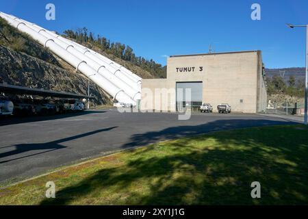 Talbingo, nuovo Galles del Sud, 25 agosto 2024; la centrale idroelettrica Tumut 3 Green Energy pompata presso la diga di Talbingo Foto Stock