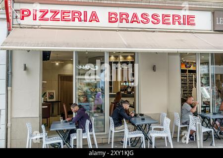 Cannes Francia, Centro Croisette, quartiere commerciale dello shopping, ingresso esterno, pizzeria brasserie, ristorante informale, Europa francese Foto Stock