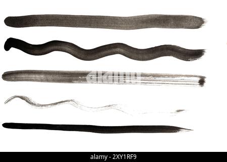 Set di tratti di pennello nero isolati su sfondo bianco Foto Stock