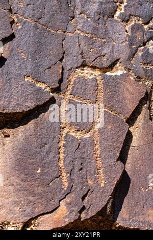 Un'arte rupestre pre-ispanica dei nativi americani o un pannello di incisioni rupestri nel Daddy's Canyon, un affluente del Nine Mile Canyon, Utah. Foto Stock