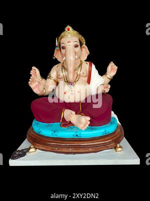 Foto di Lord ganapati Idol, Happy Ganesh Chaturthi , Ganpati ritaglio su uno sfondo bellissimo. Foto Stock