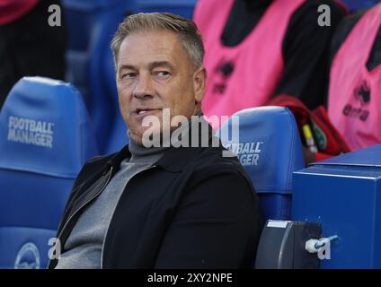 Brighton e Hove, Regno Unito. 27 agosto 2024. Il manager del Crawley Town Scott Lindsey durante la partita della Carabao Cup all'AMEX Stadium di Brighton e Hove. Il credito per immagini dovrebbe essere: Paul Terry/Sportimage Credit: Sportimage Ltd/Alamy Live News Foto Stock