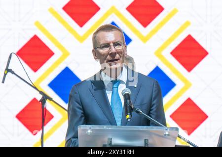 Chisinau, Republik Moldau 27. Agosto 2024: Unabhängigkeitstag der Republik Moldau - 2024 Im Bild: Edgars Rinkevics Präsident / Praesident von Lettland gratuliert den Moldauern zum 33. Unabhaengigkeitstag der Republik Moldau zu ihrer Unabhaengigkeit Piata Neamul Adunari Nationale Orhei *** Chisinau, Repubblica di Moldavia 27 agosto 2024 giorno dell'indipendenza della Repubblica di Moldavia 2024 nella foto Edgars Rinkevics Presidente della Lettonia si congratula con i moldavi per la loro indipendenza per la giornata dell'indipendenza 33 della Repubblica di Moldavia Piata Neamul Adunari National Orhei Copyright: Foxtos Foto Stock