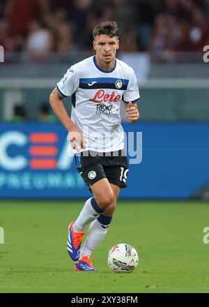 Torino, Italia. 25 agosto 2024. Berat Djimsiti dell'Atalanta durante la partita di serie A allo Stadio grande Torino. Il credito per immagini dovrebbe essere: Jonathan Moscrop/Sportimage Credit: Sportimage Ltd/Alamy Live News Foto Stock