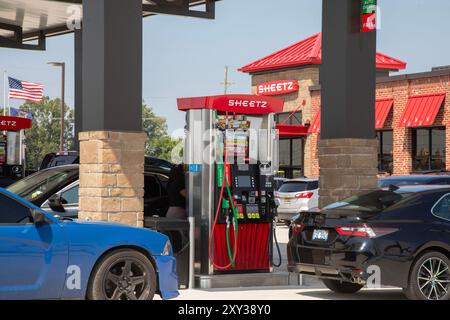 Romulus, Michigan, Stati Uniti. 27 agosto 2024. Sheetz ha aperto il suo primo distributore di benzina e minimarket nel Michigan. L'azienda a conduzione familiare gestisce più di 700 negozi, per lo più negli stati orientali. Crediti: Jim West/Alamy Live News Foto Stock