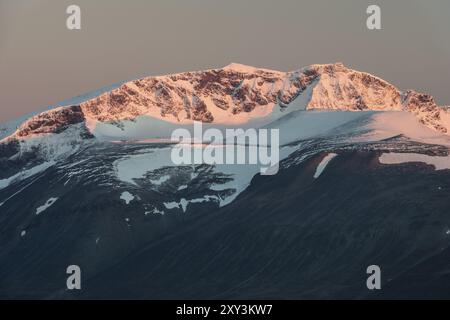 Vista della montagna più alta della Svezia, Kebnekaise, Kebnekaisefjaell, Norrbotten, Lapponia, Svezia, settembre 2012, Europa Foto Stock