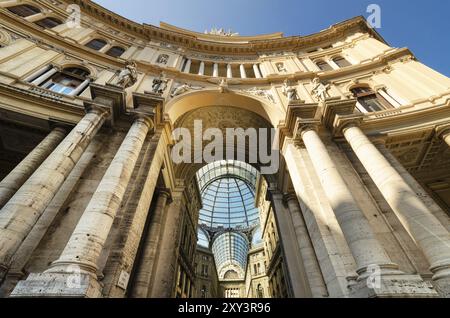 Napoli, Italia, 19 agosto 2013: Galleria dello shopping Galleria Umberto a Napoli Italia, Europa Foto Stock