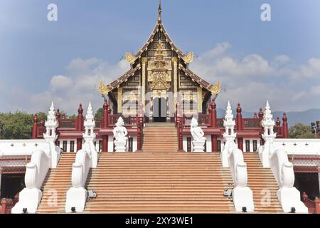 Ho kham luang, l'edificio in stile thailandese del nord nell'expo della flora reale, chiang mai, thailandia Foto Stock