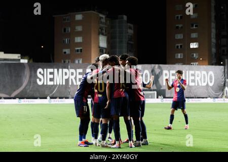 Madrid, Spagna. 27 agosto 2024. I giocatori di Barcellona festeggiano un gol durante la partita LaLiga EA Sports 2024/25 tra Rayo Vallecano e Barcellona allo stadio Vallecas/punteggio finale Rayo Vallecano 1:2 Barcellona credito: SOPA Images Limited/Alamy Live News Foto Stock