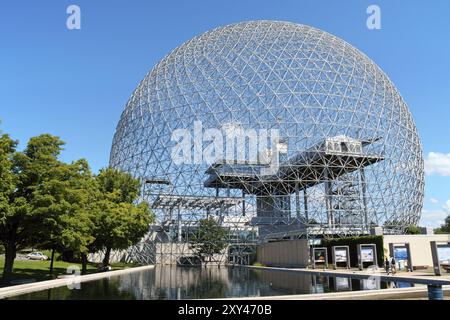 Montreal, Canada, 9 agosto 2008: La cupola geodetica chiamata Biosfera di Montreal è un museo dedicato all'acqua e all'ambiente. È lo Foto Stock