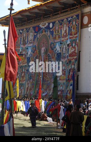 Thanka gigante al Talo Tsechu (festival di Talo), monastero di Talo vicino a Punakha, Bhutan, Asia Foto Stock