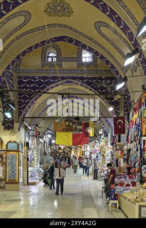 ISTANBUL, TURCHIA, MAGGIO 25: Persone che fanno shopping nel Grand Bazaar di Istanbul Turchia il 25 maggio 2018. Persone non identificate Foto Stock