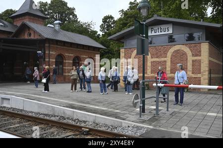 DEU, Germania, Sellin (Ruegen) : l'Organizzazione per il benessere dei lavoratori (AWO) ha progettato un viaggio per anziani in Ruegen come un'esperienza speciale per ITS Foto Stock