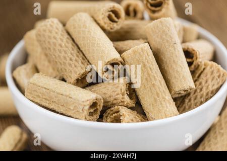 Cialde dolci appena fatte su sfondo vintage per scatti ravvicinati dettagliati Foto Stock