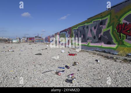 Copenaghen, Danimarca, 17 marzo 2016: Murale di graffiti nel distretto industriale abbandonato, Europa Foto Stock