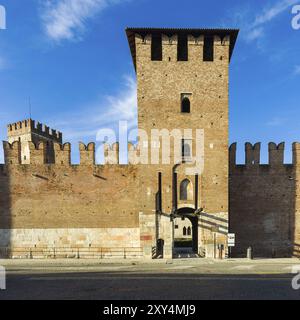 Il castello medievale di Castelvecchio, nel centro storico di Verona Foto Stock