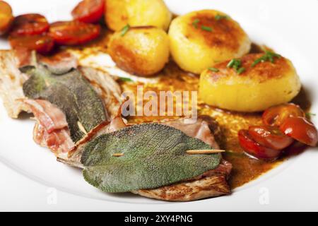 Saltimbocca alla Romana cotoletta di vitello con salvia Foto Stock