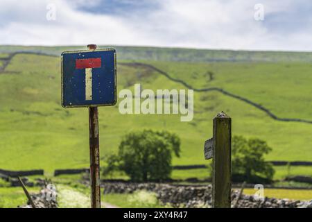 Segno: cul-de-sac con il Yorkshire paesaggio vicino Litton, North Yorkshire, Inghilterra, Regno Unito Foto Stock