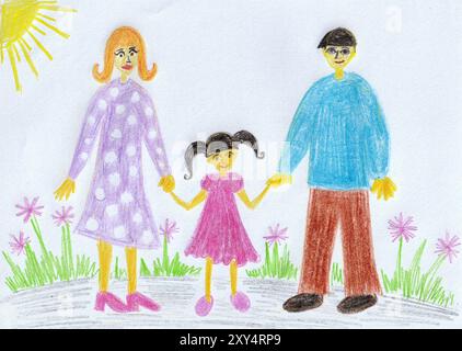 Disegno per bambini di una famiglia con matite colorate. Mamma, papa', nel mezzo c'e' una ragazza con due ponytails in un vestito rosa. Camminano nella natura, tenendosi per mano. Fiori ovunque, il sole in un angolo. Foto Stock