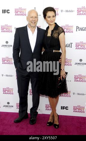 Bruce Willis ed Emma Heming ai Film Independent Spirit Awards 2013 tenutosi al Santa Monica Beach di Los Angeles, Stati Uniti, 230213, North AM Foto Stock