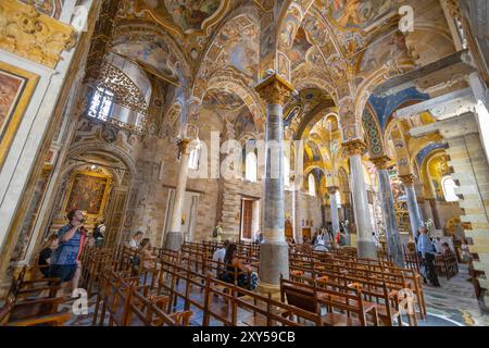 PALERMO, ITALIA, 15 GIUGNO 2023 - interno della chiesa di Santa Maria dell'Ammiraglio (la Martorana). Palermo, Italia. Foto Stock