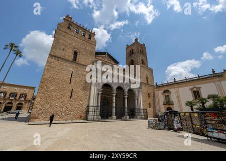 MONREALE, 16 GIUGNO 2023 - veduta della Cattedrale di Monreale, provincia di Palermo, Sicilia, Italia Foto Stock