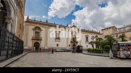 MONREALE, 16 GIUGNO 2023 - veduta del Monastero Benedettino di Monreale, provincia di Palermo, Sicilia, Italia Foto Stock