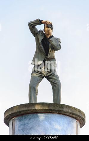 Monumento a un uomo che scatta fotografie a Duesseldorf Foto Stock