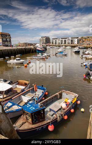 Regno Unito Inghilterra, Dorset, Bridport, West Bay, porto Foto Stock