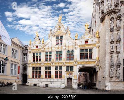 Bruges, facciate medievali della cancelleria (Corte di giustizia), Piazza del Castello, Belgio, Europa Foto Stock