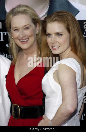 Meryl Streep e Amy Adams alla prima di Los Angeles di "Julie and Julia" tenutasi al Mann Village Theatre di Westwood, USA il 26 luglio 2009 Foto Stock