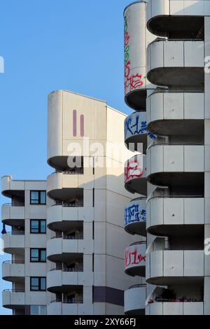 Edifici residenziali nel quartiere Kreuzberg di Berlino Foto Stock