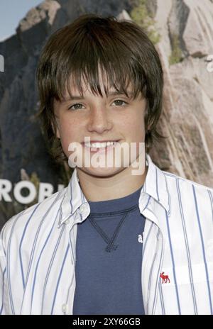 WESTWOOD, CALIFORNIA, 23 APRILE 2006: Josh Hutcherson alla prima di Los Angeles di "RV" tenutasi al Mann Village Theatre di Westwood, USA il 23 aprile 2006 Foto Stock