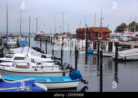 LABOE, GERMANIA - 30 AGOSTO 2014: Porto turistico e porto di Laboe, località costiera del Mar Baltico nello Schleswig-Holstein, Germania. Foto Stock