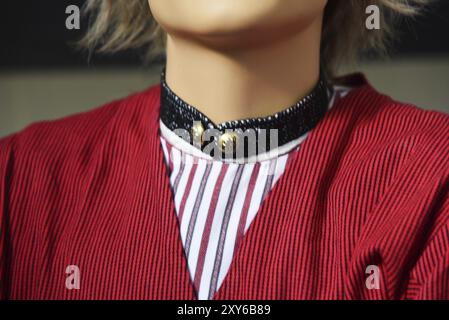 Broek a Waterland, Paesi Bassi. Febbraio 2023. Collana tradizionale olandese per signore e signori Foto Stock