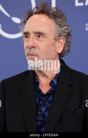 Tim Burton beim Photocall zum Kinofilm Beetlejuice Beetlejuice auf der Biennale di Venezia 2024 / 81. Internationale Filmfestspiele von Venedig in Palazzo del Casinò. Venedig, 28.08.2024 **** Tim Burton al photocall per il film Beetlejuice Beetlejuice alla Biennale di Venezia 2024 81 Mostra Internazionale del Cinema di Venezia al Palazzo del Casino di Venezia, 28 08 2024 foto:xD.xBedrosianx/xFuturexImagex beetlejuice 4870 Foto Stock