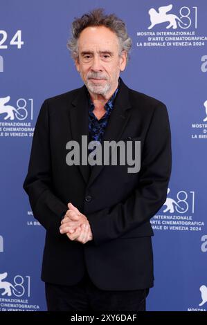 Tim Burton beim Photocall zum Kinofilm Beetlejuice Beetlejuice auf der Biennale di Venezia 2024 / 81. Internationale Filmfestspiele von Venedig in Palazzo del Casinò. Venedig, 28.08.2024 **** Tim Burton al photocall per il film Beetlejuice Beetlejuice alla Biennale di Venezia 2024 81 Mostra Internazionale del Cinema di Venezia al Palazzo del Casino di Venezia, 28 08 2024 foto:xD.xBedrosianx/xFuturexImagex beetlejuice 4865 Foto Stock