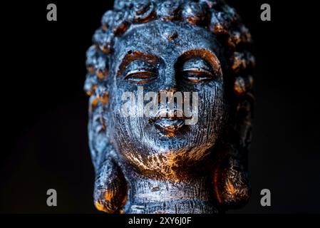 Paesi Bassi. Ottobre 2022. Statua del buddha in posa calma e riposante. Shakyamuni Buddha è un insegnante spirituale, una delle tre religioni mondiali Foto Stock