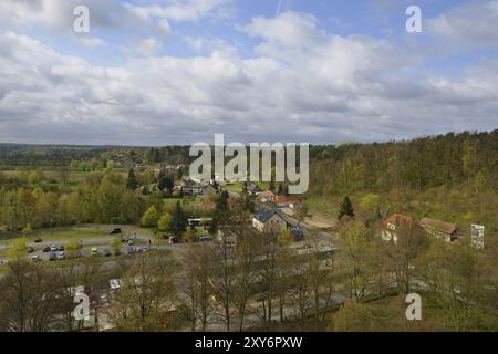 Seggiovia Niederfinow nel Brandeburgo. Lo skilift per barche Niederfinow in Germania. Canale Oder-Havel vicino a Niederfinow nel Brandeburgo. Edificio vecchio e nuovo Foto Stock