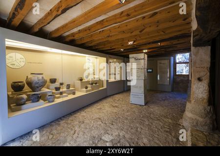 Museo archeologico Son Fornes, sala del periodo talayotico (1300-123 c.a.), Montuiri, regione es Pla, Maiorca, Spagna, Europa Foto Stock