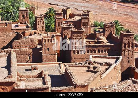 AIT Benhaddou, antica fortificazione, composta da sei forti (Kasbah) vicino alla città di Warzazat, Marocco, Africa Foto Stock