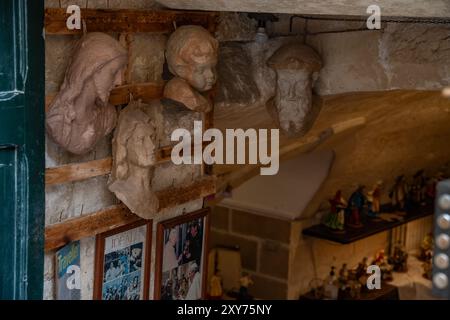 Lecce, Italia. 20 agosto 2024. Dettagli di un tipico MÃ¢laboratorio di cartapesta leccese a Lecce, in Italia. (Credit Image: © Andrea Gul/SOPA Images via ZUMA Press Wire) SOLO PER USO EDITORIALE! Non per USO commerciale! Foto Stock